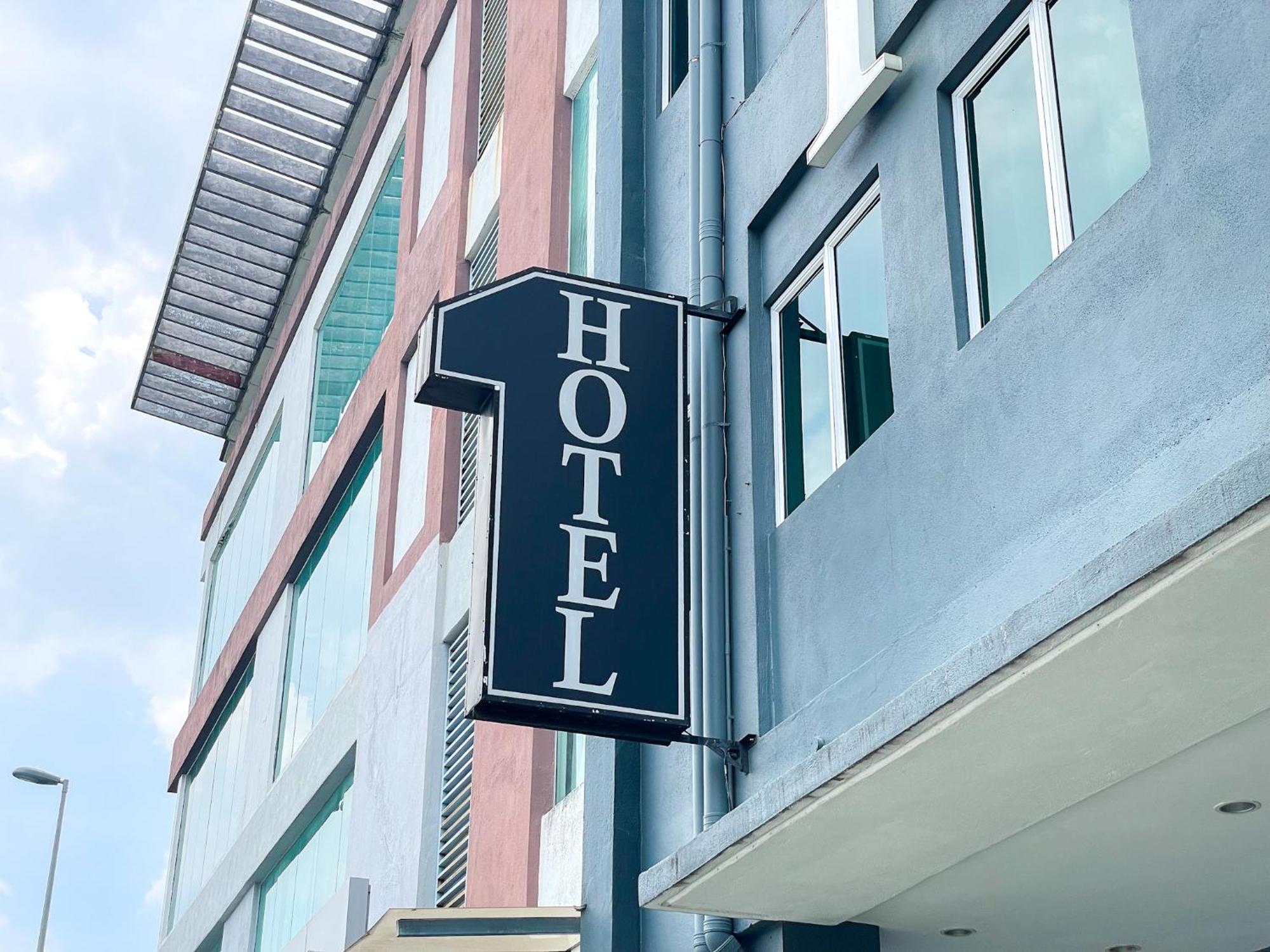 1 โฮเต็ล มะห์โกตา เชรัส Hotel เชอราส ภายนอก รูปภาพ